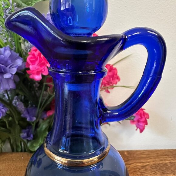Vintage Avon Cobalt Blue Glass Decanter Pitcher Genie Bottle with Stopper Gold - Picture 5 of 6